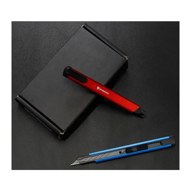 Нож строительный WorkPro WP212012 красный